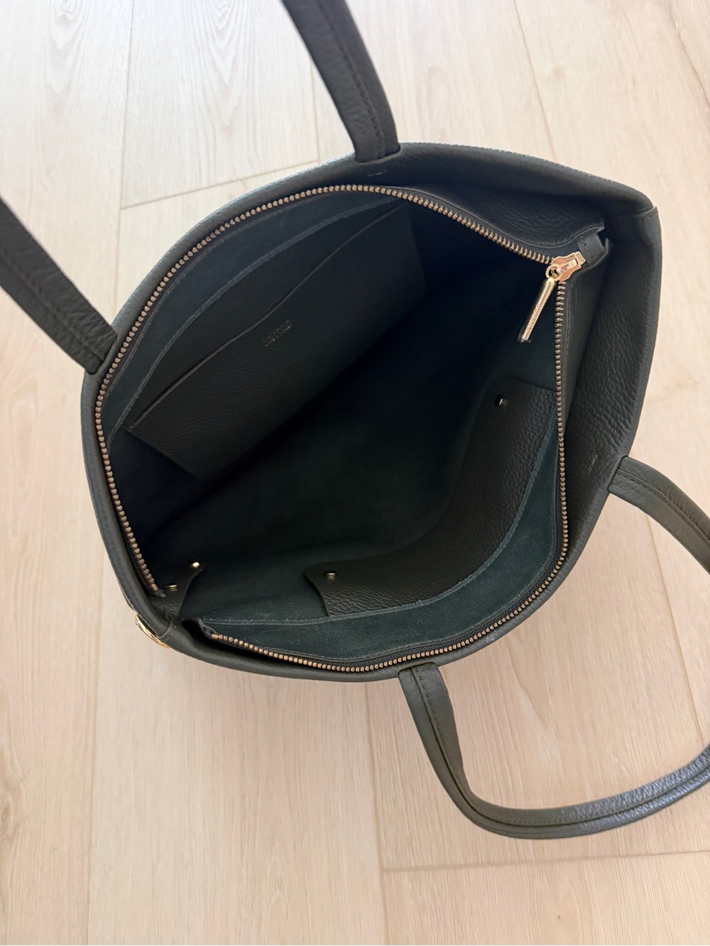 Cuyana tall easy zipper tote in dark olive - Picture 8 of 8